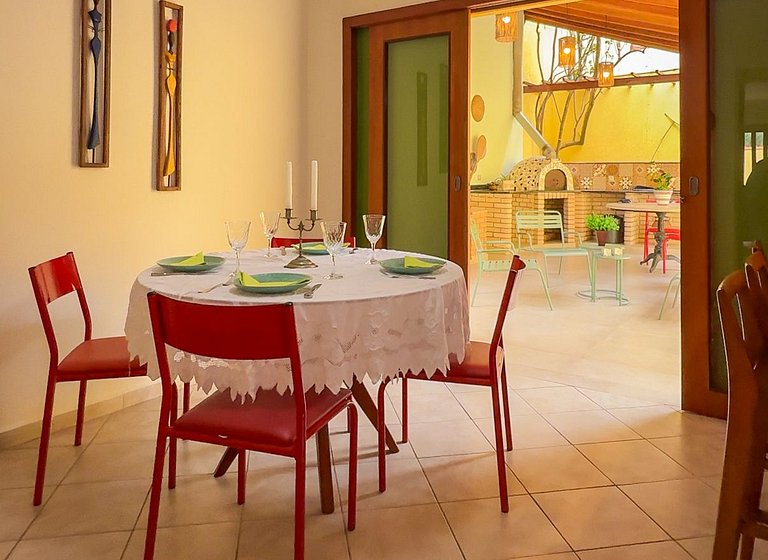 Espaço gourmet e home-office na Granja