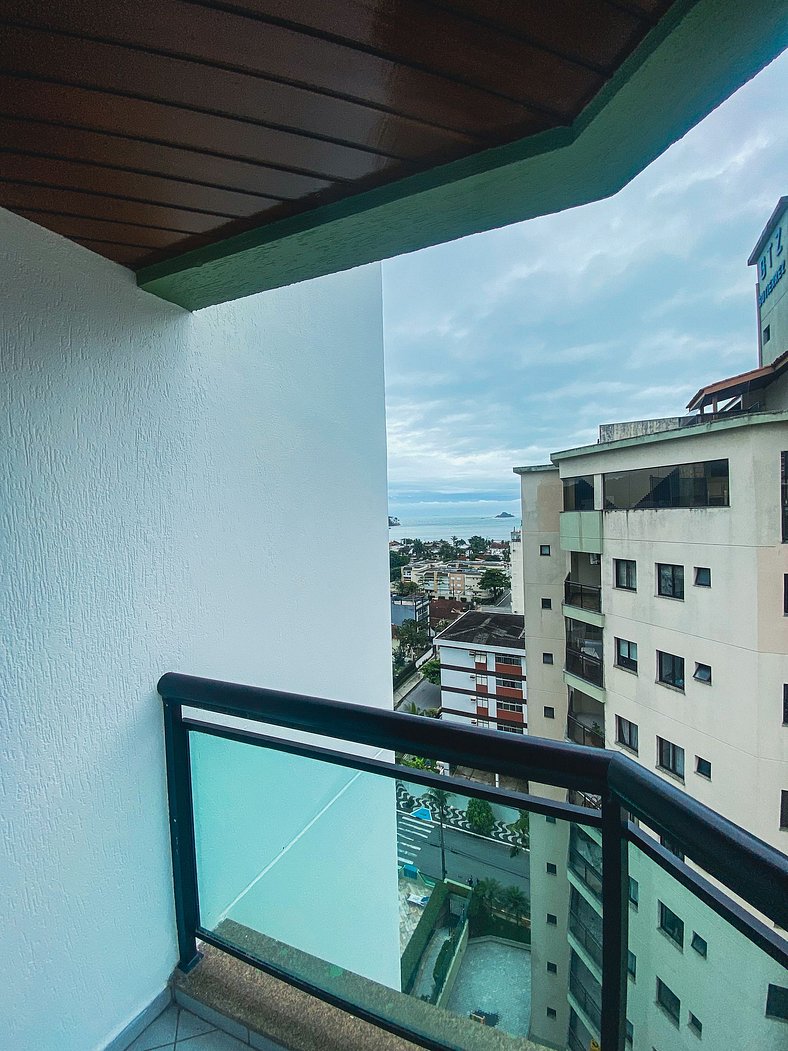 Apartamento no Guarujá com vista para o mar