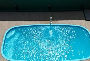 img-fluid