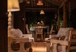 img-fluid