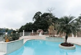 img-fluid