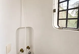 img-fluid