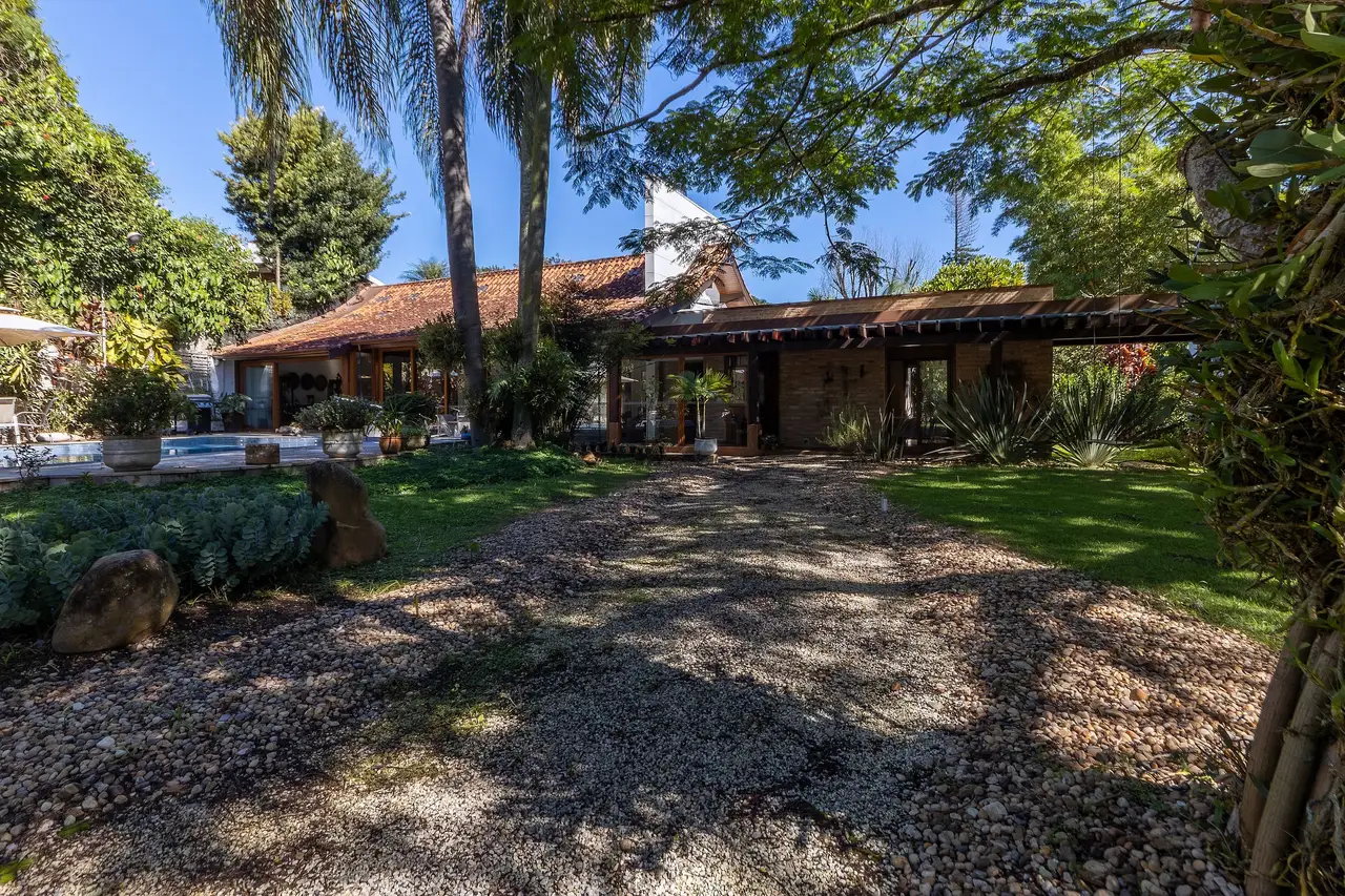 Casa Flamboyant | 3 Suítes c/ Piscina e Jardim · foto 76