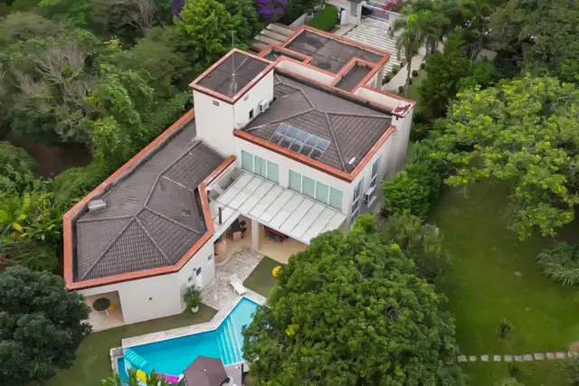 Casa Térrea Alto Padrão | 4 Quartos · Carapicuíba