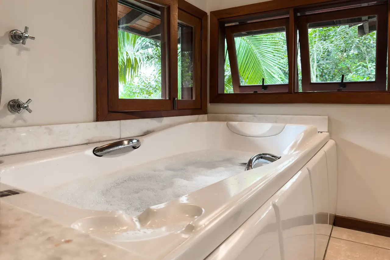 Bathtub