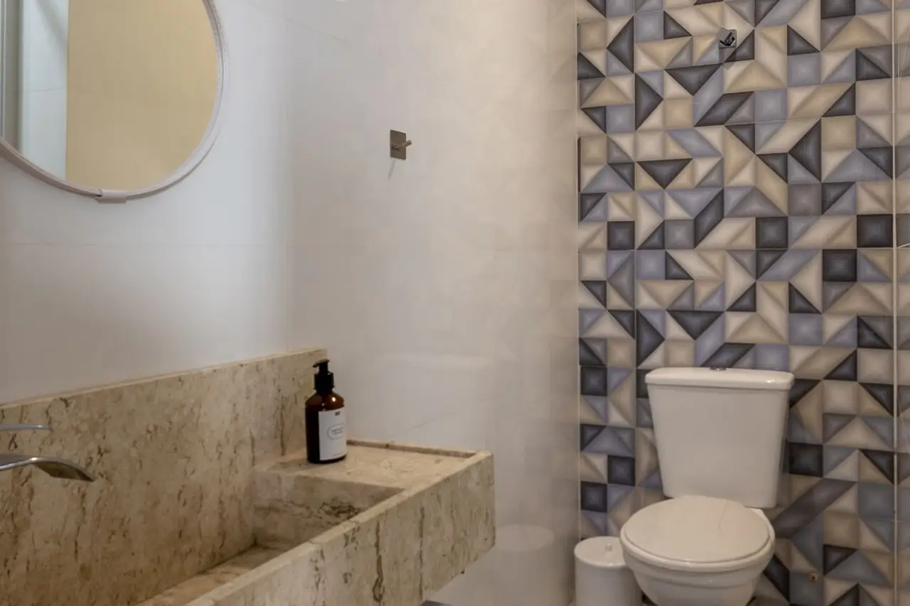 Baño (foto 25) · Casa con vista panorámica y piscina Granja Viana, Vila Diva, Carapicuíba