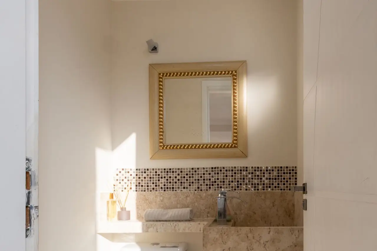 Baño (foto 34) · Casa con vista panorámica y piscina Granja Viana, Vila Diva, Carapicuíba