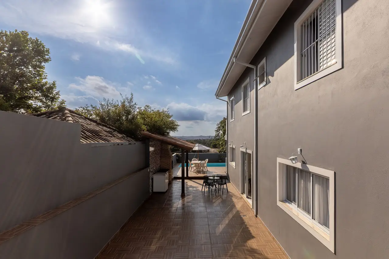 Terraza · Casa con vista panorámica y piscina Granja Viana, Vila Diva, Carapicuíba