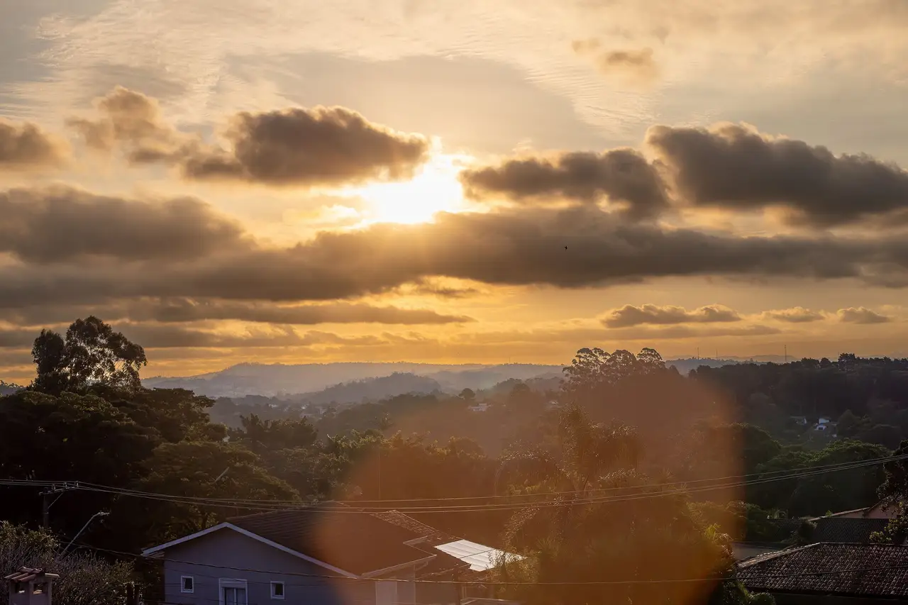 Puesta de Sol · Casa con vista panorámica y piscina Granja Viana, Vila Diva, Carapicuíba