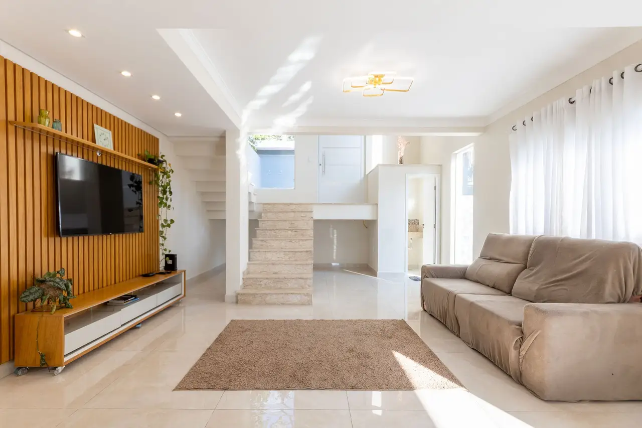 Sala de TV (foto 9) · Casa con vista panorámica y piscina Granja Viana, Vila Diva, Carapicuíba