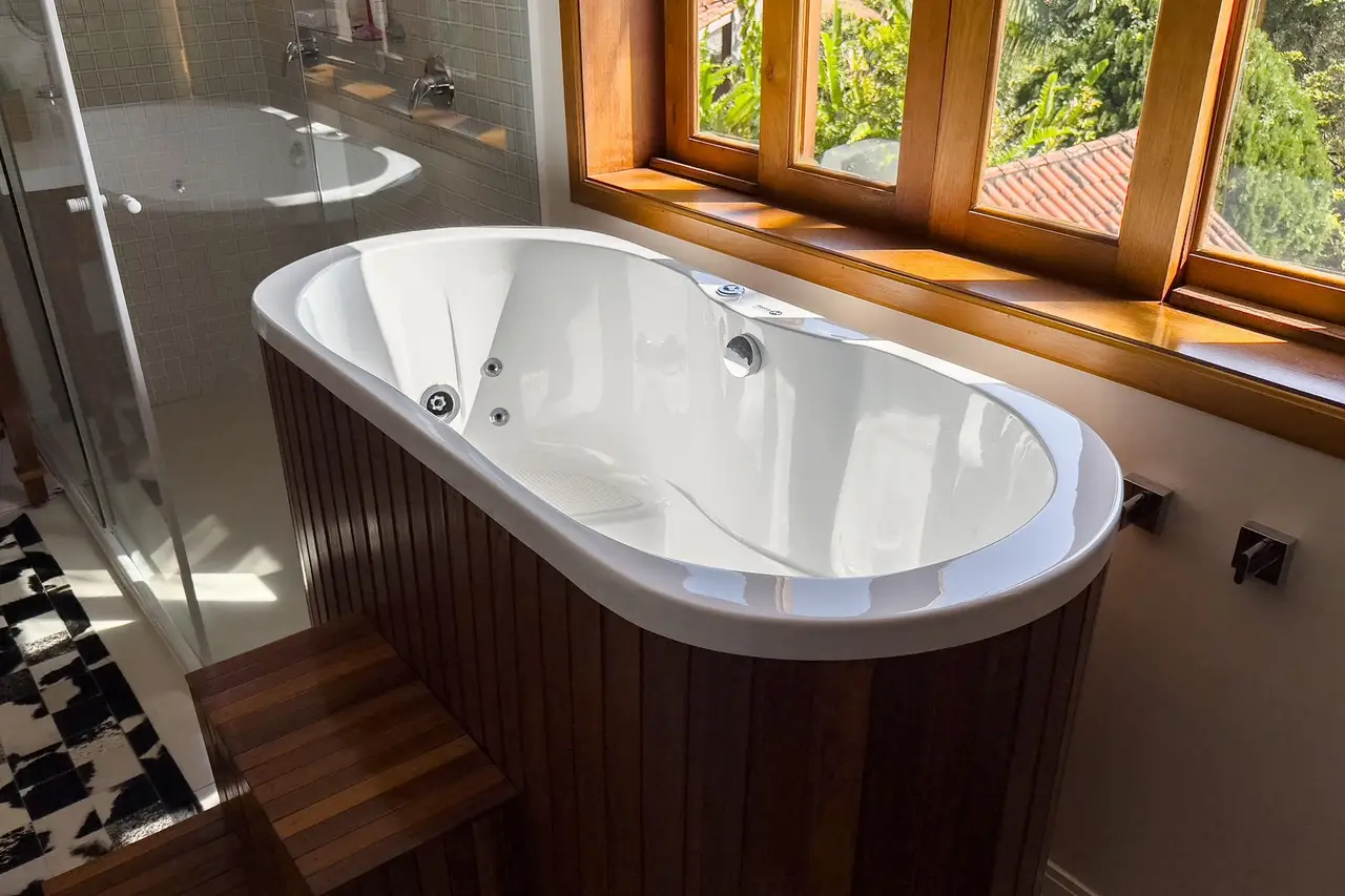 Bathtub
